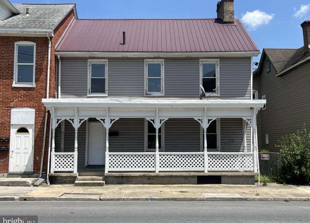 Property at 212 S Second St, Chambersburg, PA 17201, 3 beds, 1 bath