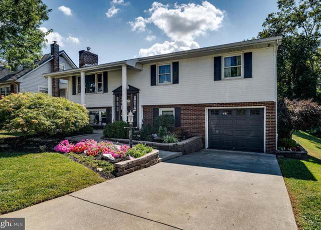 Property at 932-936 Walnut St, Emmaus, PA 18049, 4 beds, 1.5 baths