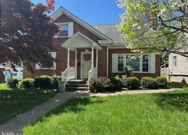 Property at 11 Edgewood Pl, Lewistown, PA 17044, 5 beds, 2 baths