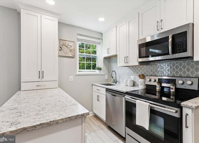 Property at 4829 27th Rd S, Arlington, VA 22206, 2 beds, 2 baths