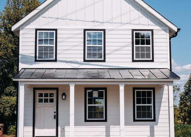 Property at 449 Falmouth St, Warrenton, VA 20186, 3 beds, 2.5 baths