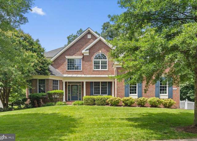 Property at 20195 Kiawah Island Dr, Ashburn, VA 20147, 4 beds, 4.5 baths