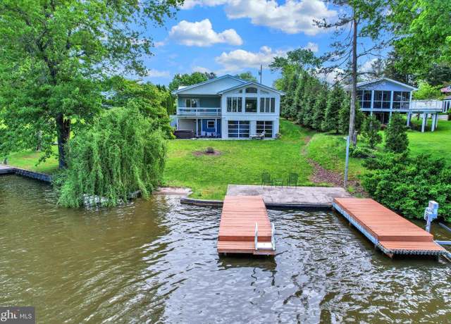 Property at 621 Heritage Dr, Gettysburg, PA 17325, 5 beds, 3 baths