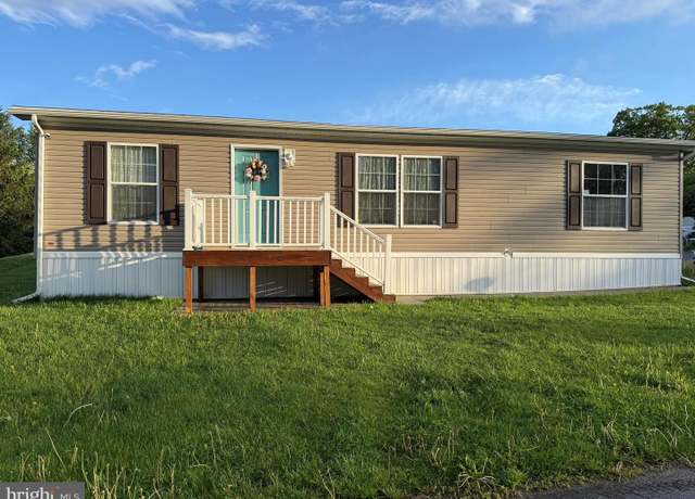 Property at 215 Merry St, Hamburg, PA 19526, 3 beds, 2 baths