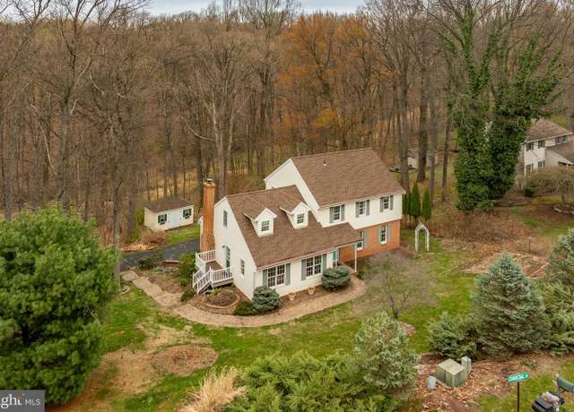 Property at 5 Charcoal Ln, Mohnton, PA 19540, 4 beds, 2.5 baths