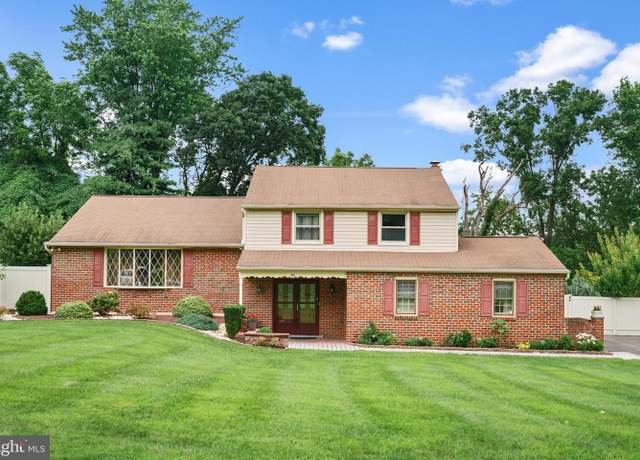 Property at 18 Daffodil Dr, Southampton, PA 18966, 4 beds, 3.5 baths