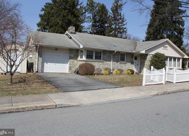 Property at 456 Lincoln Ave, Ephrata, PA 17522, 5 beds, 2 baths