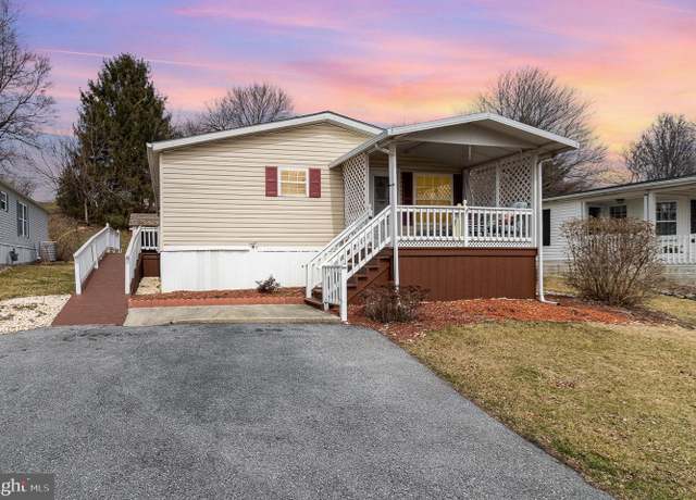 Property at 436 W Cedar St, Palmyra, PA 17078, 3 beds, 2 baths