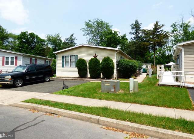 Property at 738 Aspen Cir, Red Hill, PA 18076, 2 beds, 2 baths