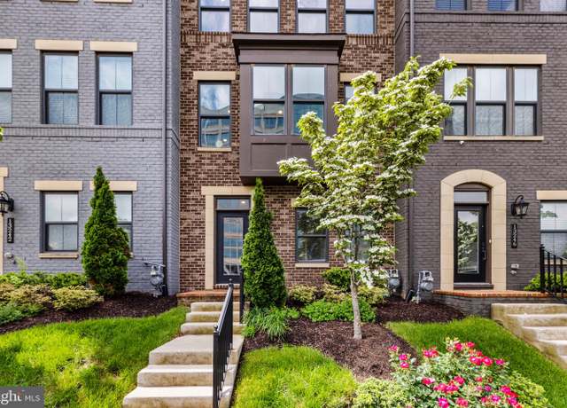 Property at 13244 Woodland Pond Pl, Herndon, VA 20171, 3 beds, 4.5 baths