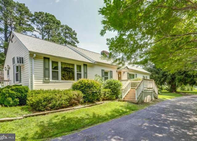 Property at 602 E 1st St, Mineral, VA 23117, 3 beds, 2 baths