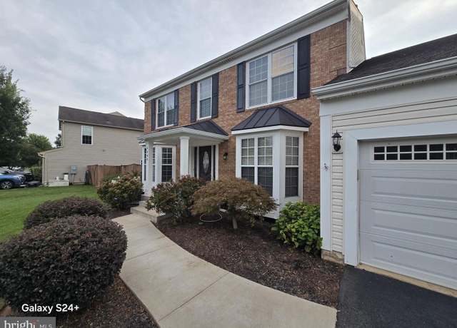 Property at 9540 Oakenshaw Dr, Manassas, VA 20110, 4 beds, 2.5 baths