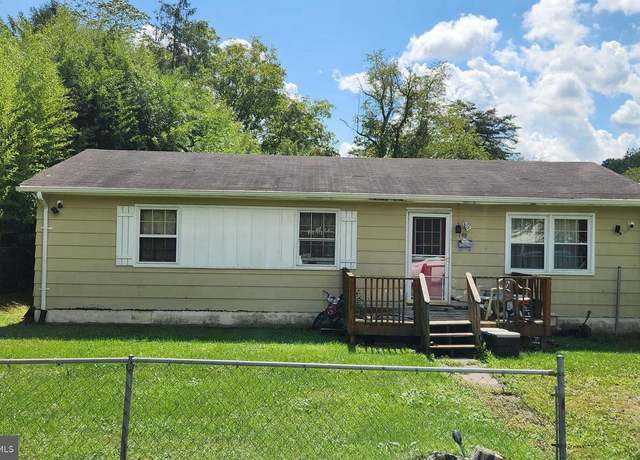 Property at 148 Woodlawn St, White Sulphur Springs, WV 24986, 3 beds, 1.5 baths