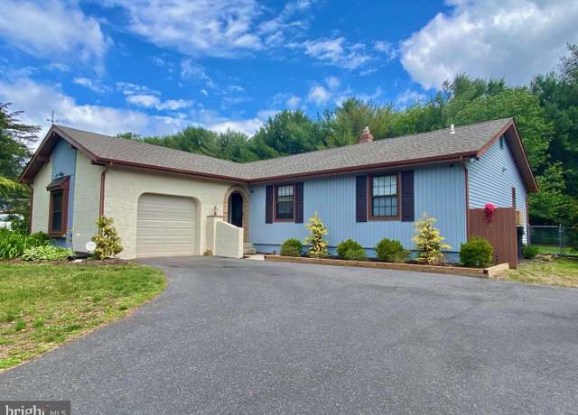 Property at 26 Hillcroft Rd, Berlin, NJ 08009, 3 beds, 2 baths