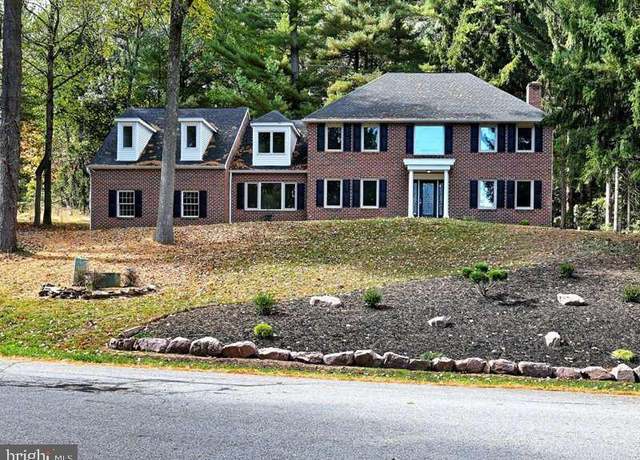 Property at 3 Hessian Blvd, Reading, PA 19607, 4 beds, 2.5 baths