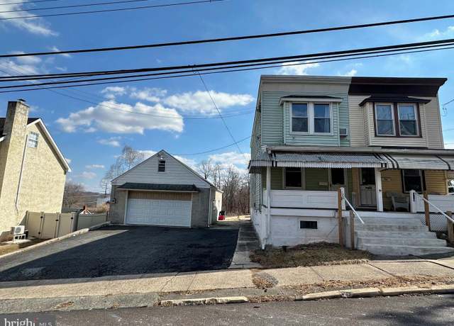 Property at 128 Pikeland Ave, Spring City, PA 19475, 3 beds, 1.5 baths