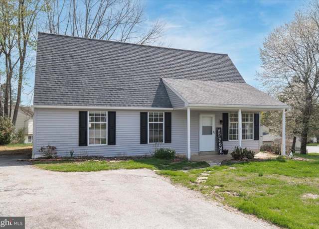 Property at 7 Highland Ct, Downingtown, PA 19335, 4 beds, 2 baths