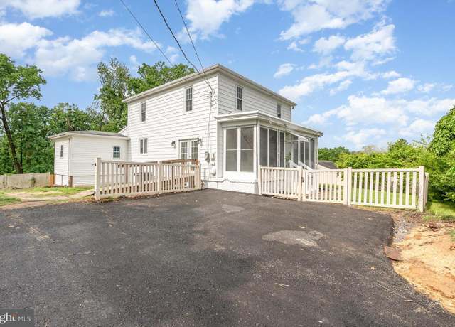Property at 2329 Locust Ln, Harrisburg, PA 17109, 4 beds, 3 baths