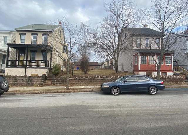 Property at 651 Walnut St, Pottstown, PA 19464, 4 beds, 2.5 baths