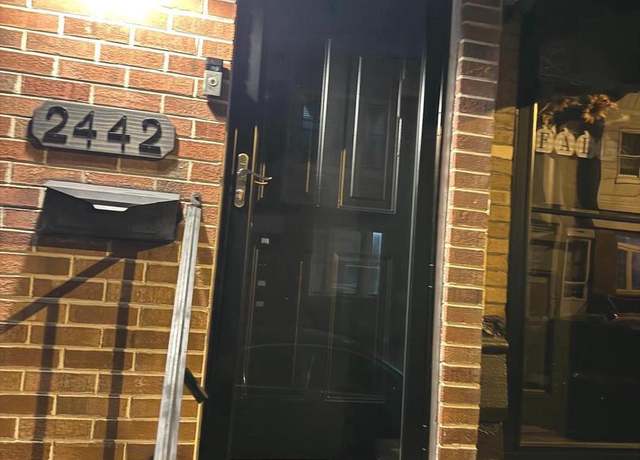 Property at 2442 S Philip St, Philadelphia, PA 19148, 3 beds, 1 bath