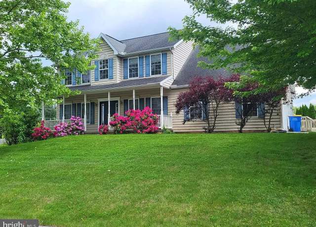 Property at 165 Ridgewood Dr, Hanover, PA 17331, 4 beds, 2.5 baths