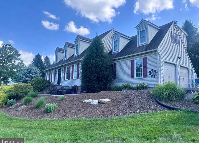 Property at 901 Bellview Ct, Red Lion, PA 17356, 4 beds, 2.5 baths