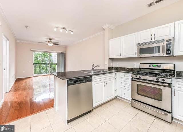 Property at 12909 Centre Park Cir #306, Herndon, VA 20171, 1 bed, 1 bath