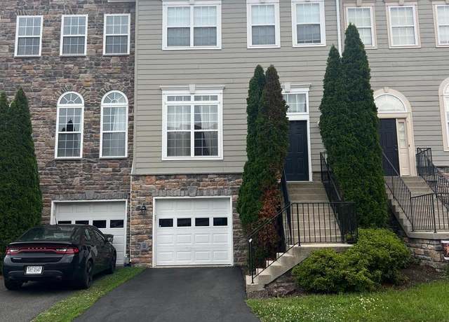 Property at 868 Stonefield Sq NE, Leesburg, VA 20176, 3 beds, 3.5 baths