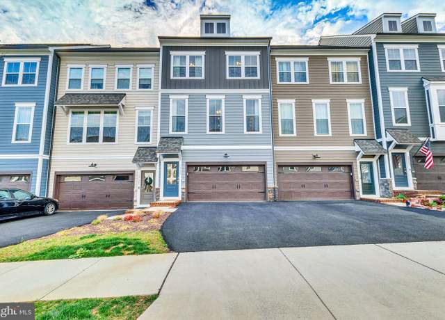 Property at 1723 Beech Leaf St, Dumfries, VA 22026, 4 beds, 4.5 baths