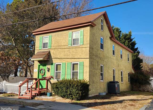 Property at 19 Front St, Frederica, DE 19946, 4 beds, 1 bath