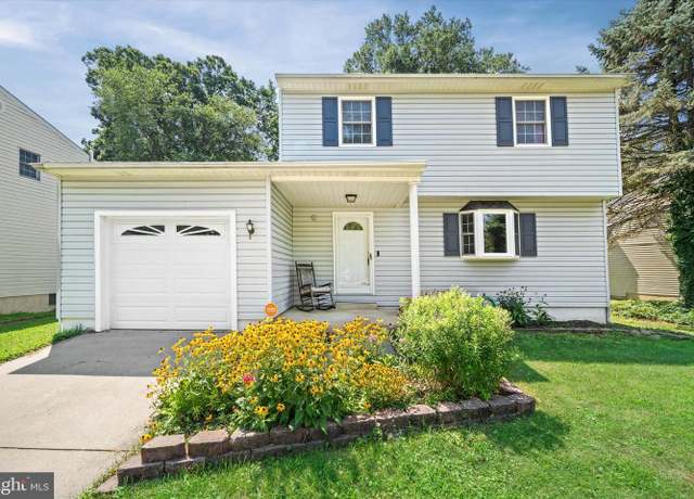 Property at 26 Berkely Way, New Castle, DE 19720, 3 beds, 1.5 baths