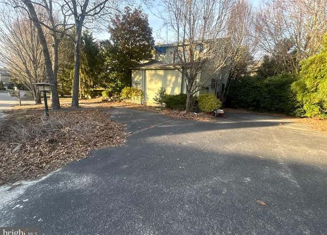 Property at 5 Mill Ln, Linwood, NJ 08221, 4 beds, 2.5 baths