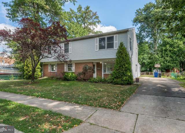 Property at 621 S Forklanding Rd, Maple Shade, NJ 08052, 5 beds, 2.5 baths