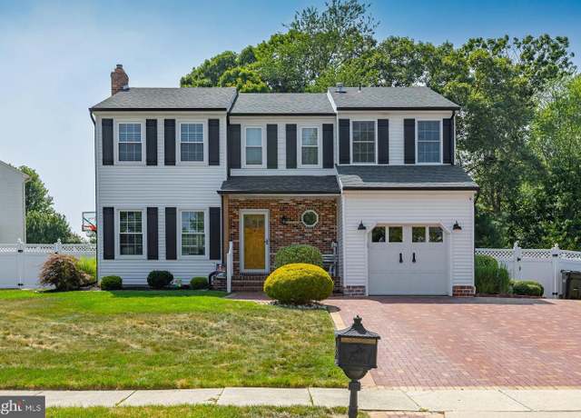 Property at 9 Langley Dr, Sewell, NJ 08080, 5 beds, 3.5 baths