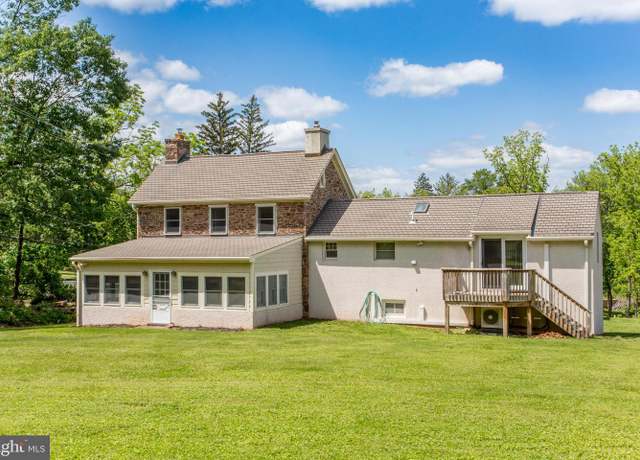 Property at 577 Sackettsford Rd, Warminster, PA 18974, 4 beds, 2.5 baths