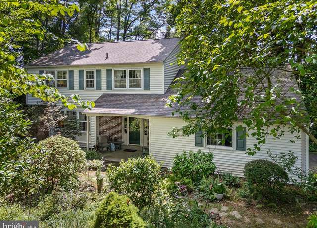 Property at 34 Stirling Way, Chadds Ford, PA 19317, 4 beds, 2.5 baths
