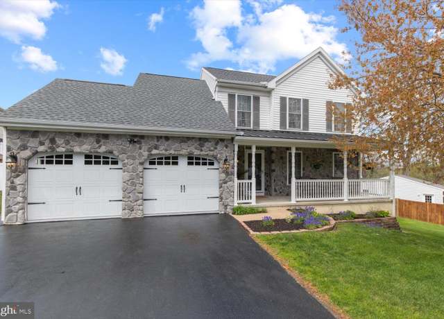 Property at 936 N State St, Ephrata, PA 17522, 3 beds, 2.5 baths