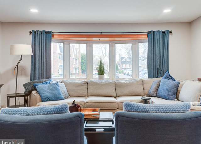 Property at 15079 London Rd, Philadelphia, PA 19116, 3 beds, 2.5 baths