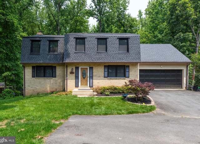 Property at 4910 Heversham Ct, Fairfax, VA 22032, 5 beds, 3.5 baths