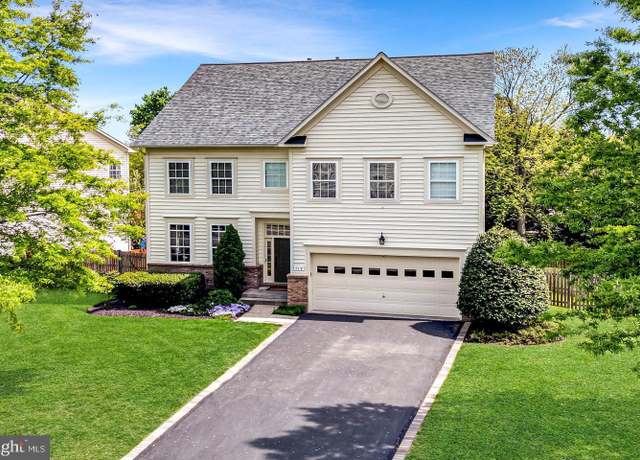 Property at 110 Rosebrook Ct NW, Leesburg, VA 20176, 5 beds, 4.5 baths