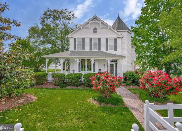 Property at 105 Oak Ave, La Plata, MD 20646, 4 beds, 2.5 baths
