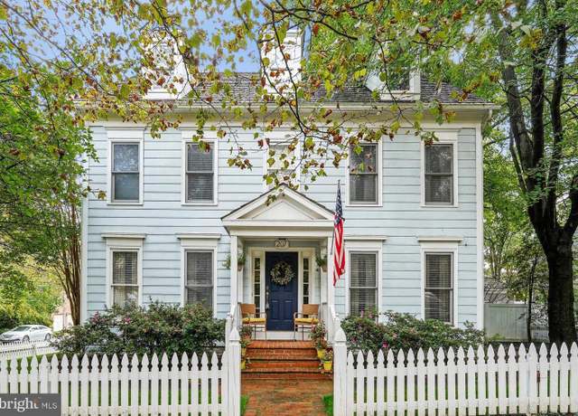 Property at 207 Tschiffely Square Rd, Gaithersburg, MD 20878, 5 beds, 4.5 baths