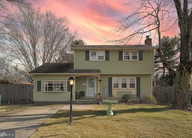 Property at 329 E Elm Ave, Lindenwold, NJ 08021, 4 beds, 1.5 baths