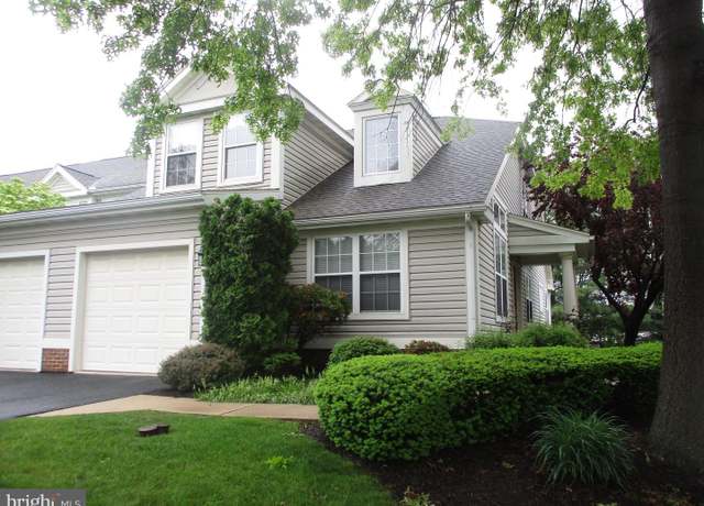 Property at 106 Oak Hill Ln, Reading, PA 19610, 2 beds, 2.5 baths