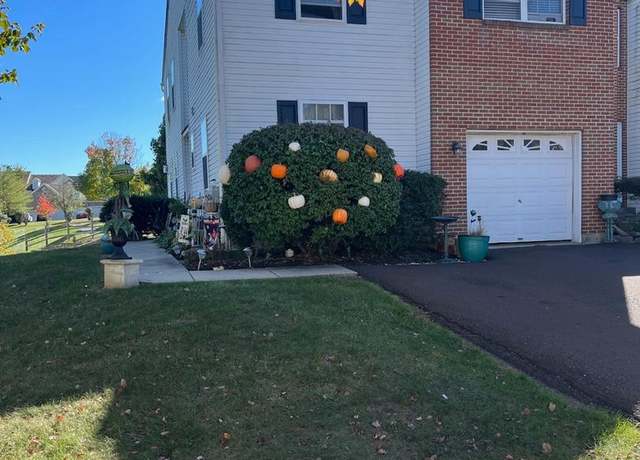 Property at 133 Hampshire Dr, Sellersville, PA 18960, 3 beds, 2.5 baths