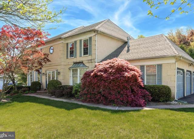 Property at 2351 Phlox Ct, Jamison, PA 18929, 4 beds, 2.5 baths