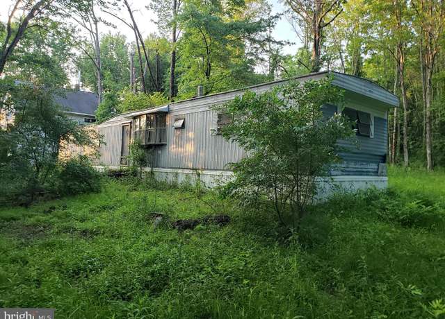 Property at 294 Park Dr W, Kintnersville, PA 18930, 3 beds, 1 bath