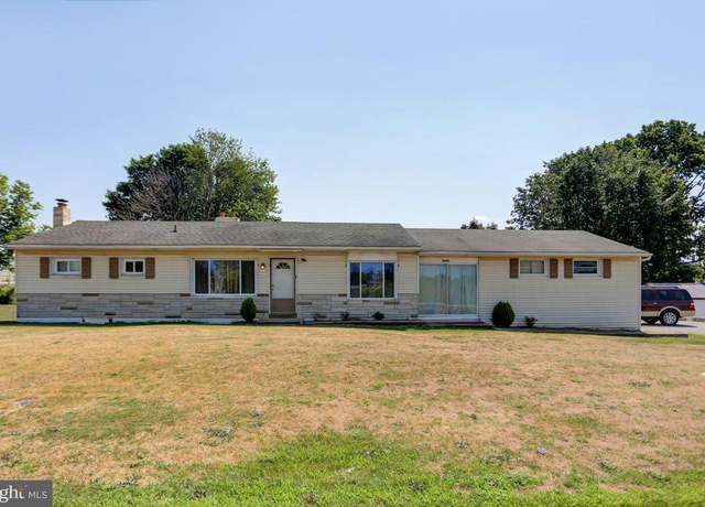 Property at 12400 Molly Pitcher Hwy, Greencastle, PA 17225, 3 beds, 2 baths