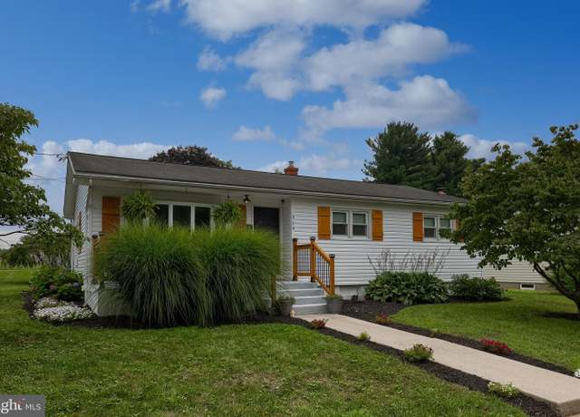 Property at 314 Quittapahilla Dr, Lebanon, PA 17042, 3 beds, 1.5 baths