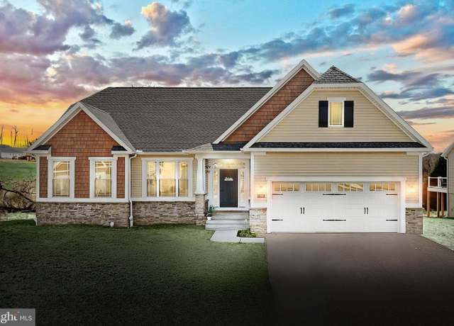 Property at 138 Edie Cir, Stewartstown, PA 17363, 3 beds, 2 baths